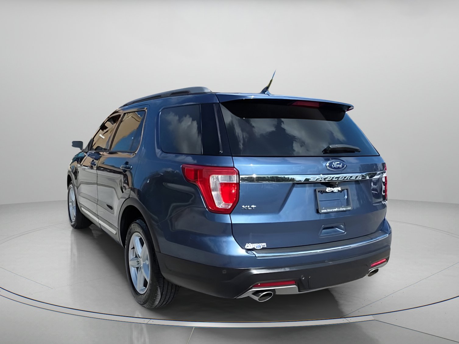 Certified 2018 Ford Explorer XLT w/ Equipment Group 202A image 23