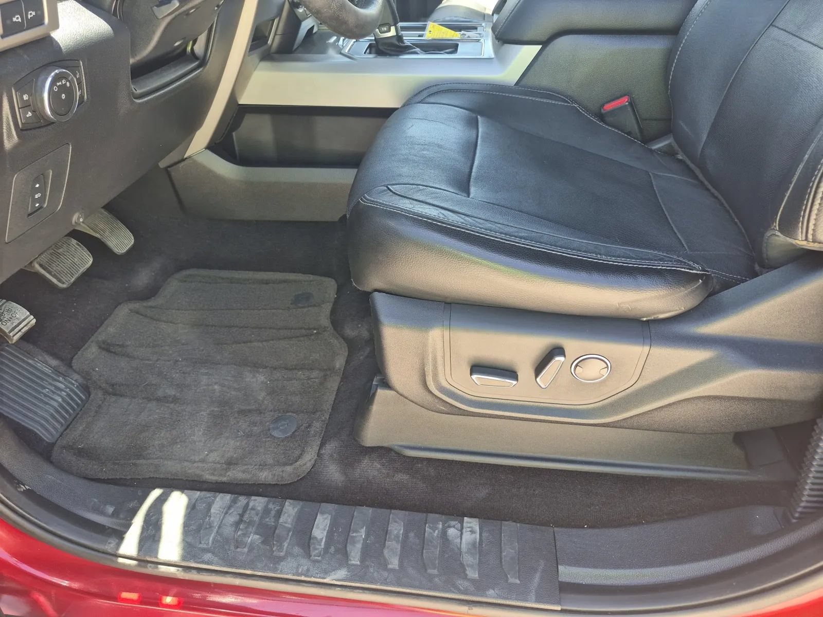 Used 2015 Ford F150 Lariat AWD/4WD image 18
