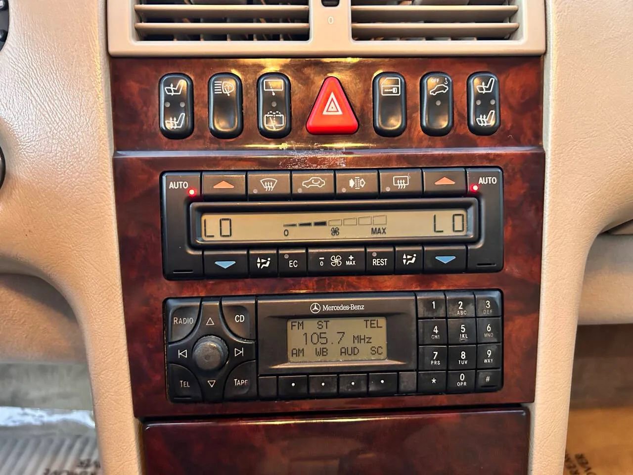 Used 1999 Mercedes-Benz E 320 4MATIC Wagon image 22