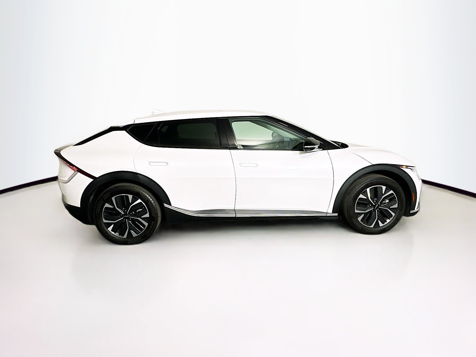 Used 2024 Kia EV6 Light RWD image 10