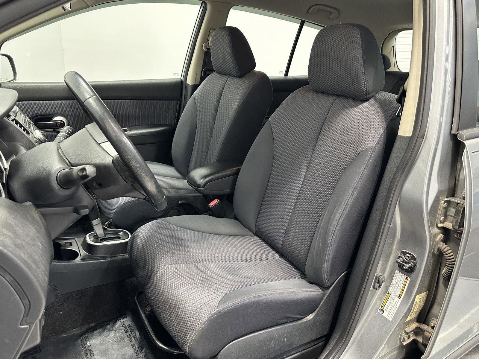 Used 2009 Nissan Versa Hatchback w/ Convenience Pkg FWD image 15