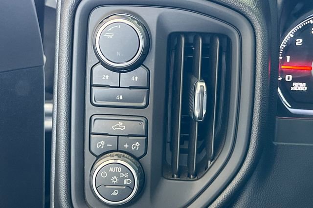 Used 2020 Chevrolet Silverado 2500 Custom w/ Custom Value Package AWD/4WD image 33