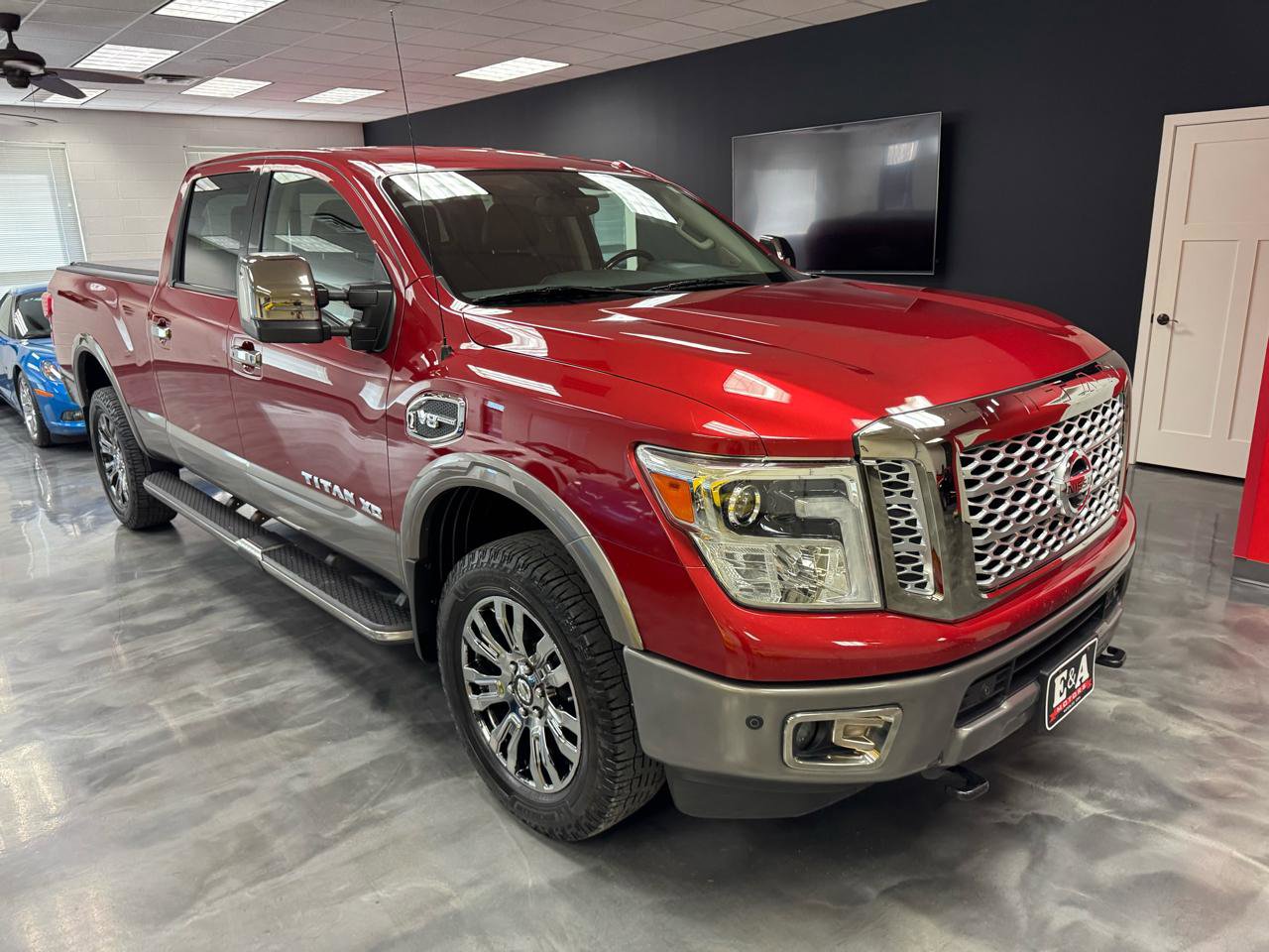 Used 2019 Nissan Titan Platinum Reserve AWD/4WD image 5