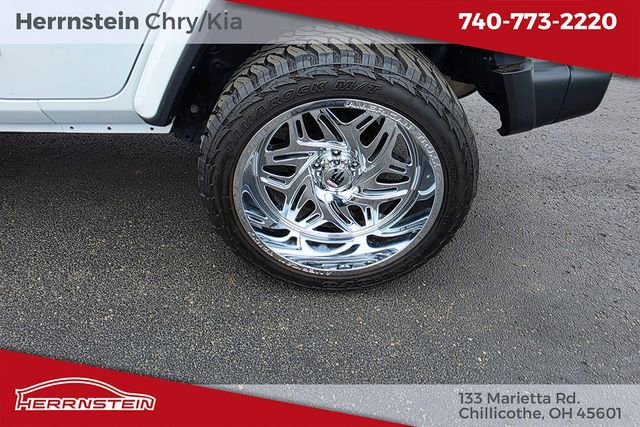 Used 2023 Jeep Wrangler Unlimited Sahara AWD/4WD image 24
