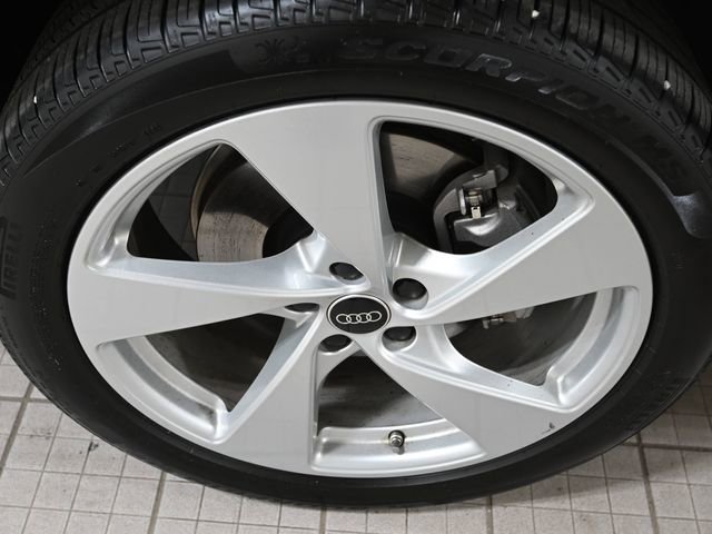 Used 2025 Audi Q5 Premium Plus w/ Premium Plus image 18