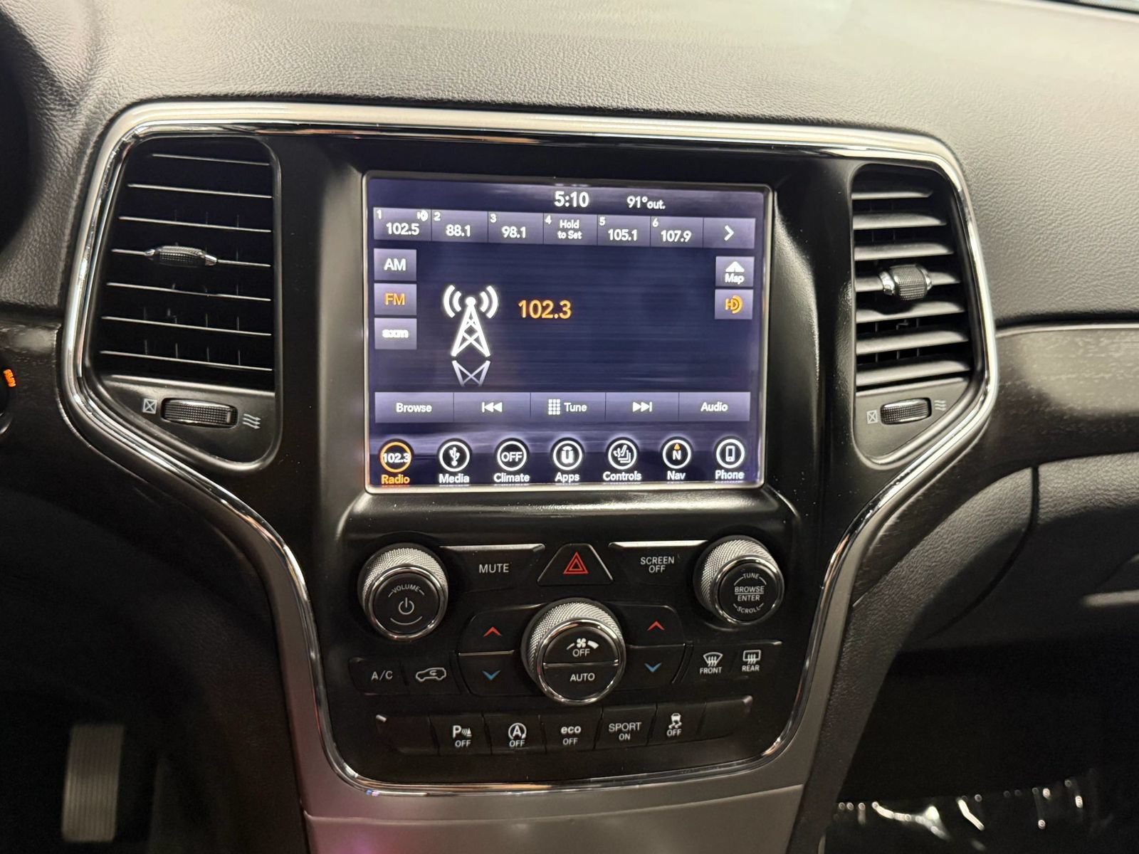Used 2018 Jeep Grand Cherokee Altitude AWD/4WD image 33