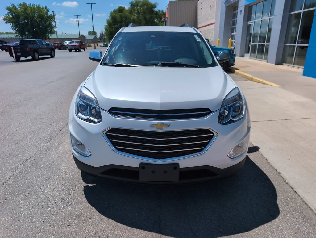 Used 2017 Chevrolet Equinox Premier w/ Enhanced Convenience Package AWD/4WD image 3