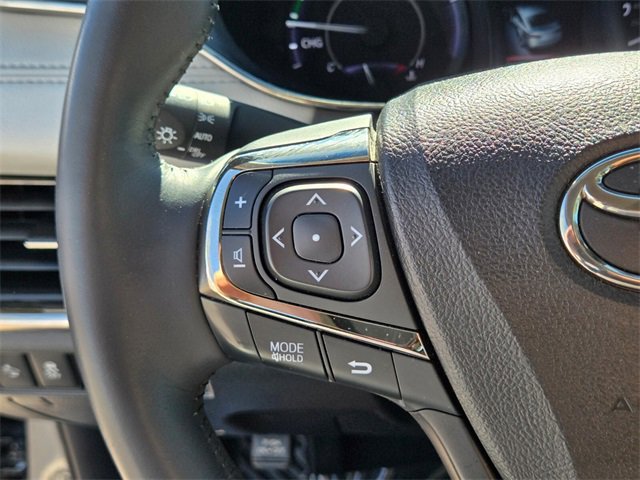 Used 2017 Toyota Avalon Limited image 27