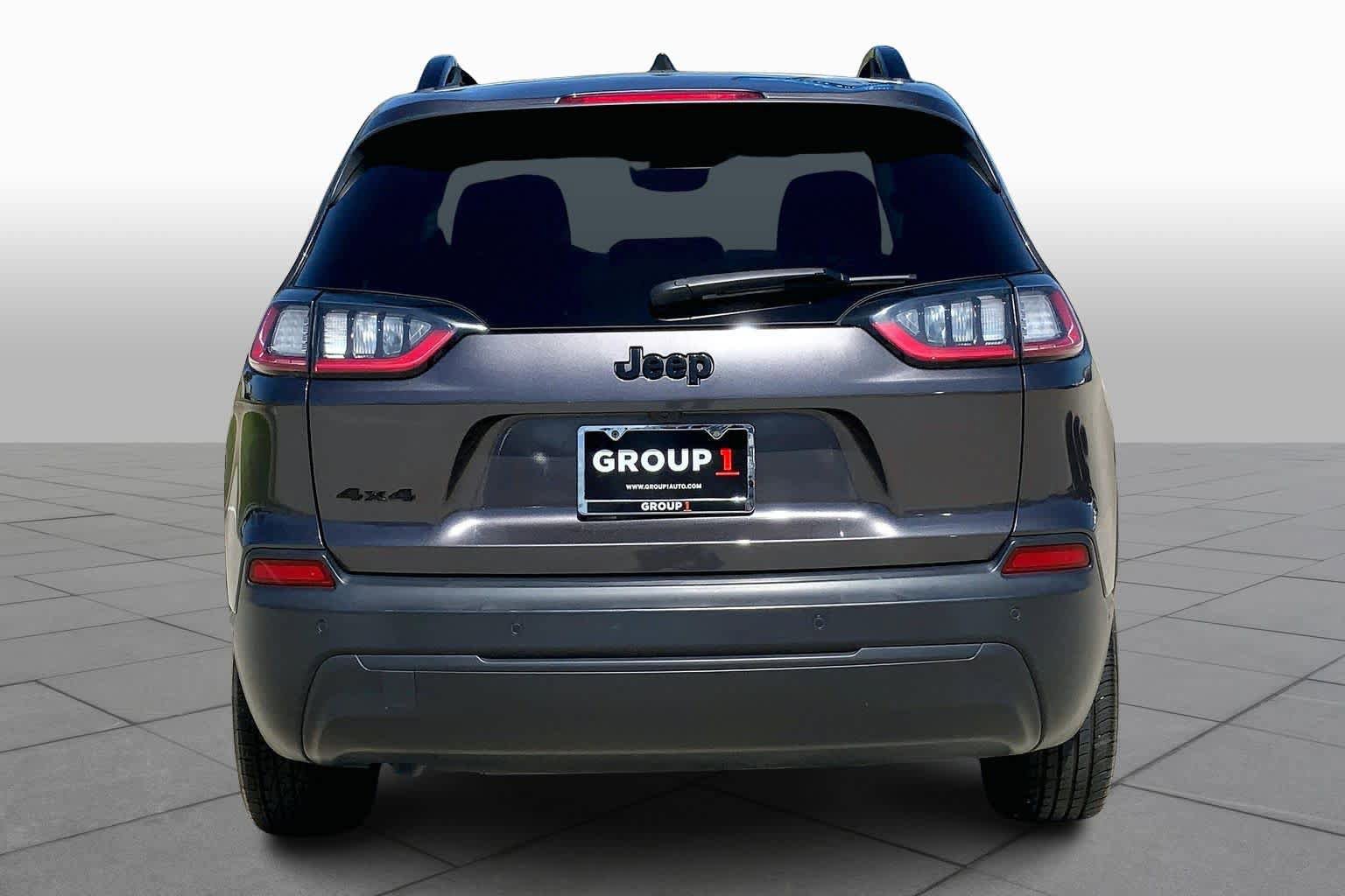 Used 2023 Jeep Cherokee Altitude Lux AWD/4WD image 5