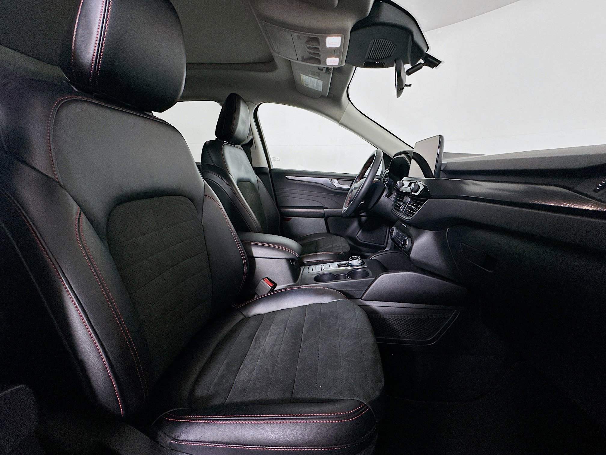 Used 2022 Ford Escape SEL w/ SEL Stealth AWD Package image 31