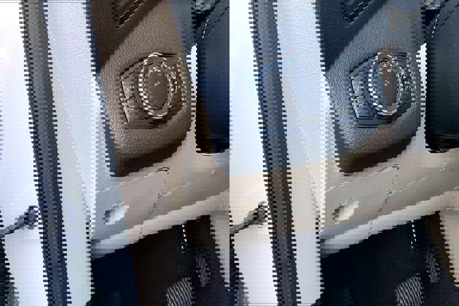 Used 2019 Ford Escape Titanium image 37