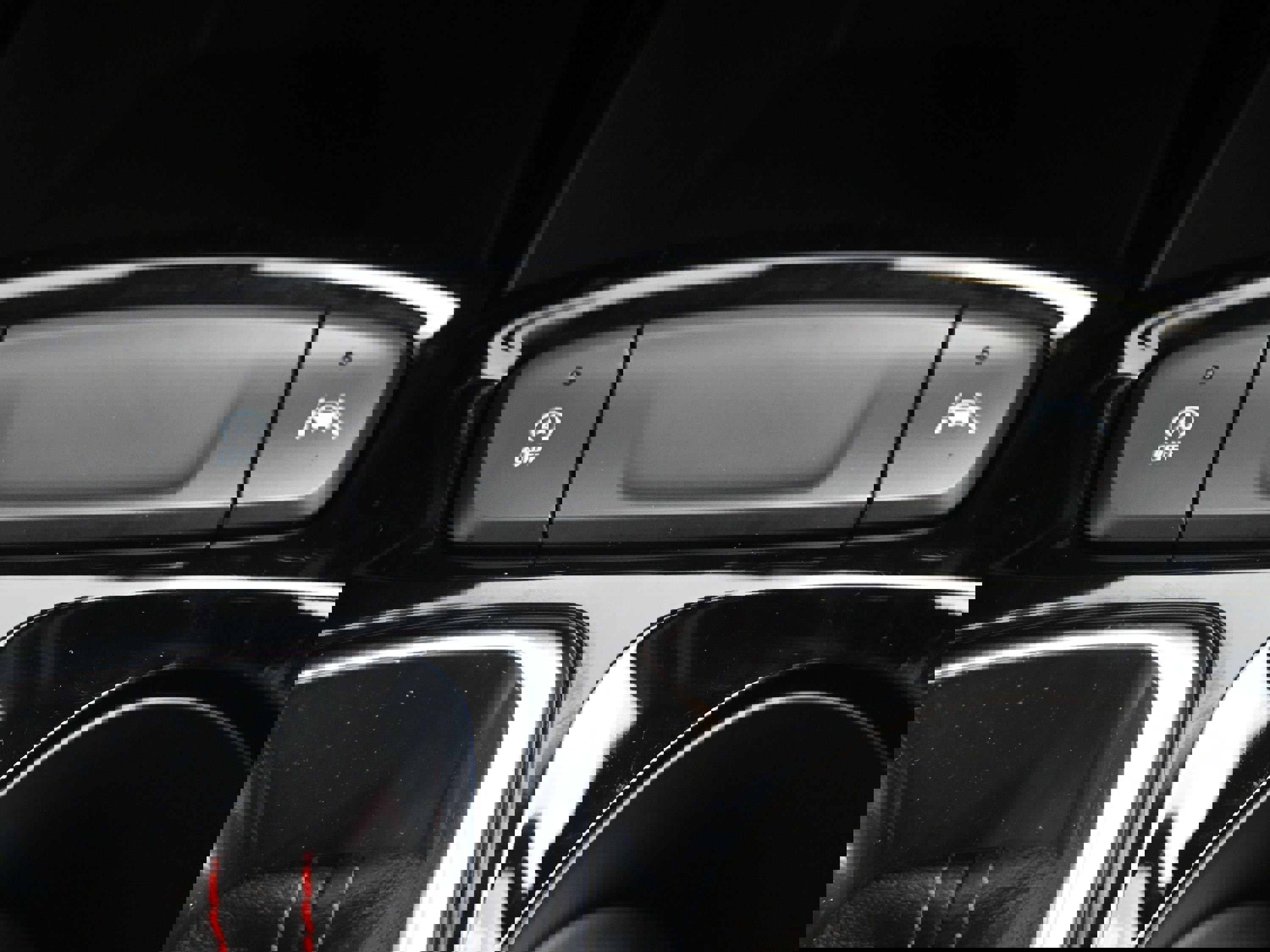 Certified 2025 Chevrolet Trax RS w/ Driver Confidence Package image 21