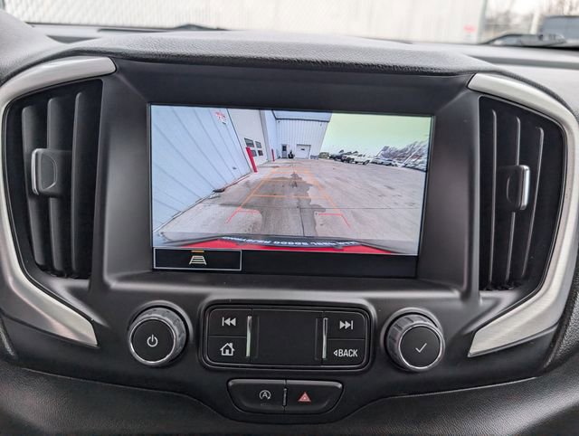 Used 2024 GMC Terrain SLT image 17