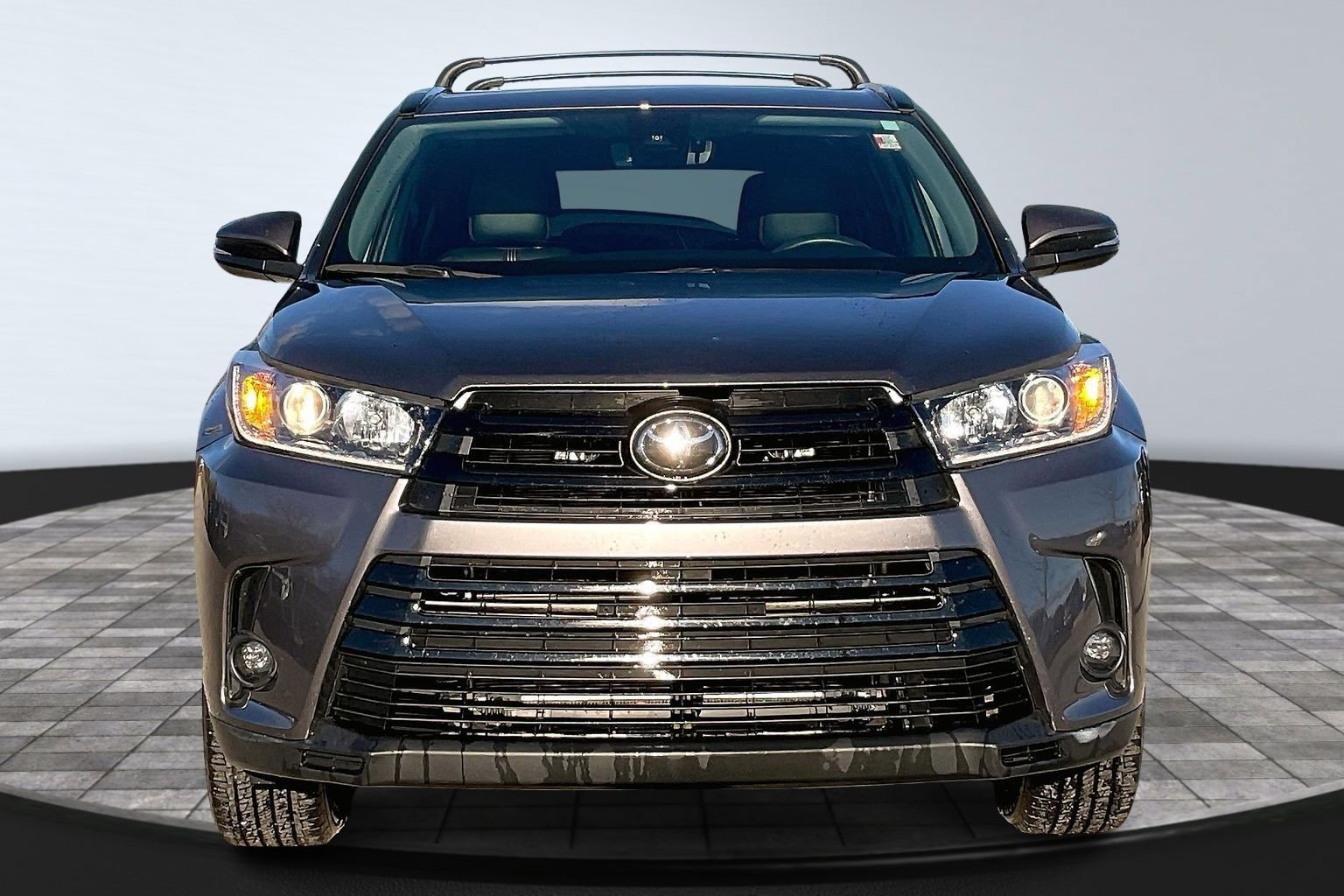 Used 2019 Toyota Highlander AWD V6 image 3