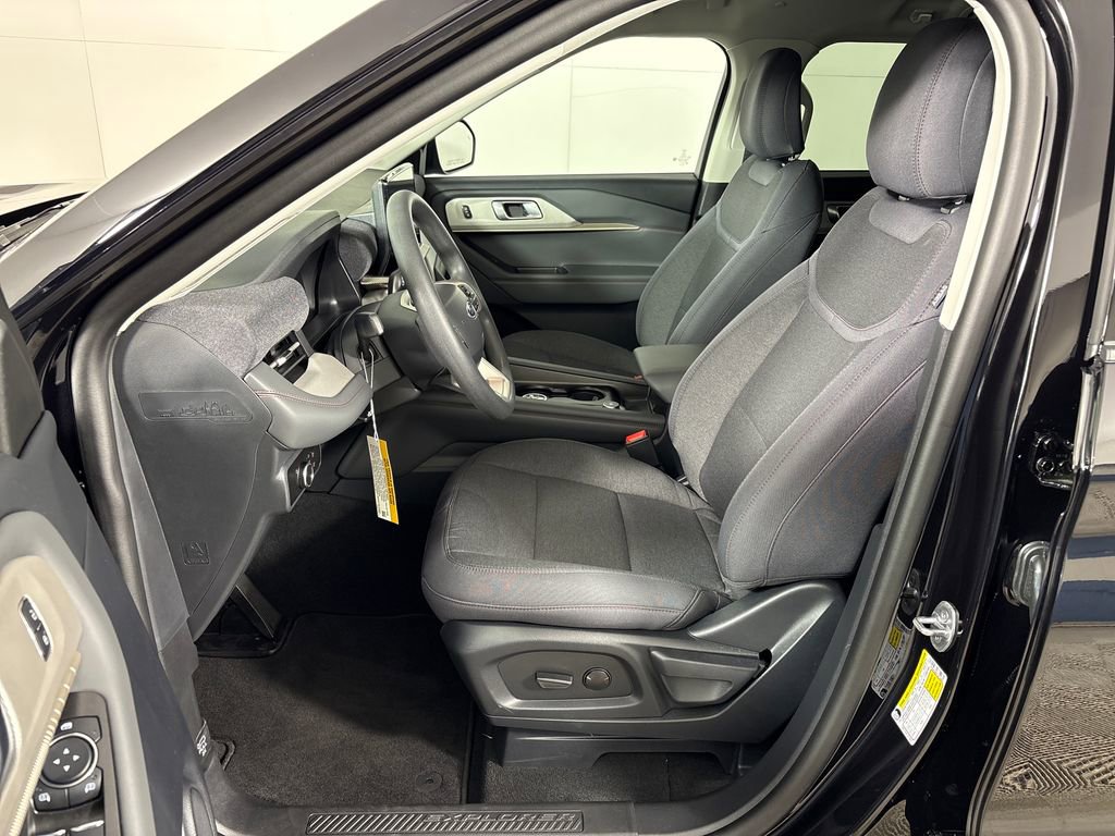 Certified 2026 Ford Explorer Active image 31