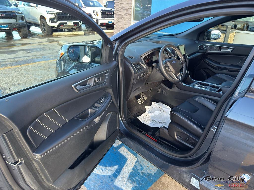 Used 2023 Ford Edge ST image 15