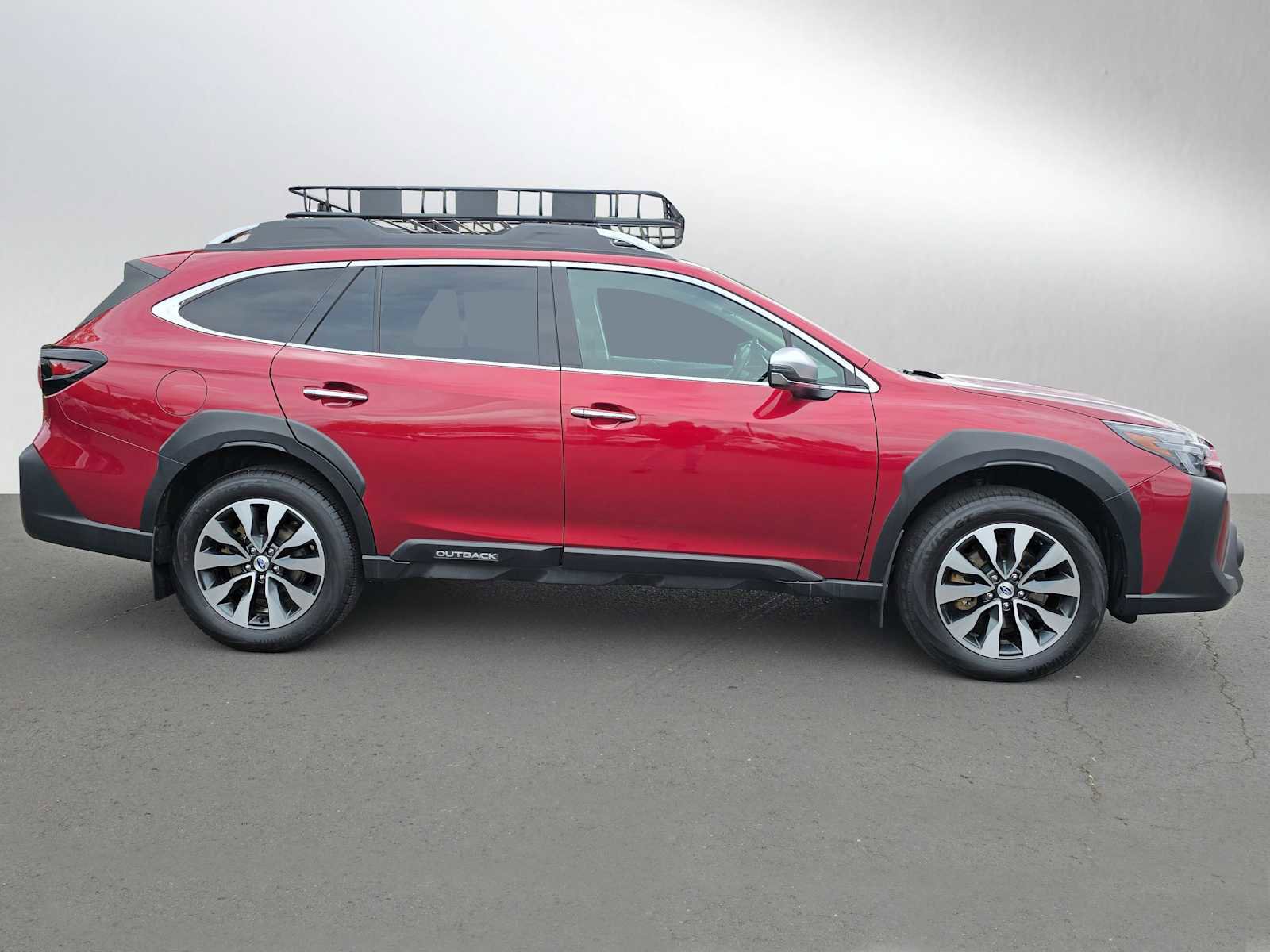 Used 2023 Subaru Outback Touring XT AWD/4WD image 2