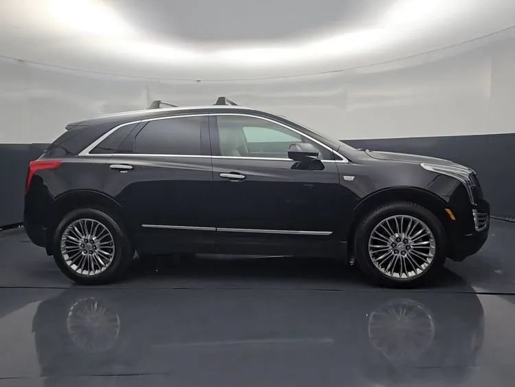 Used 2017 Cadillac XT5 Premium Luxury FWD image 17