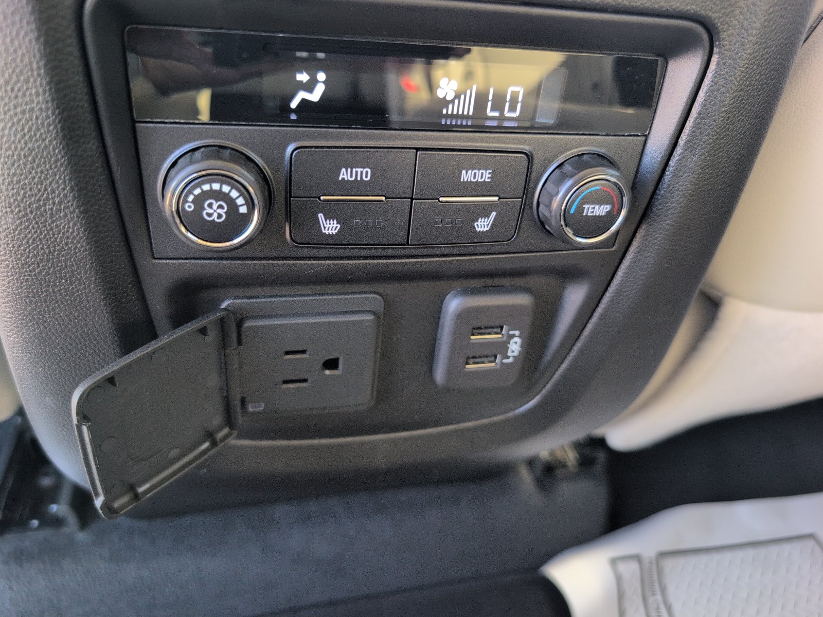 Used 2023 Buick Enclave Premium w/ Experience Buick Package FWD image 19