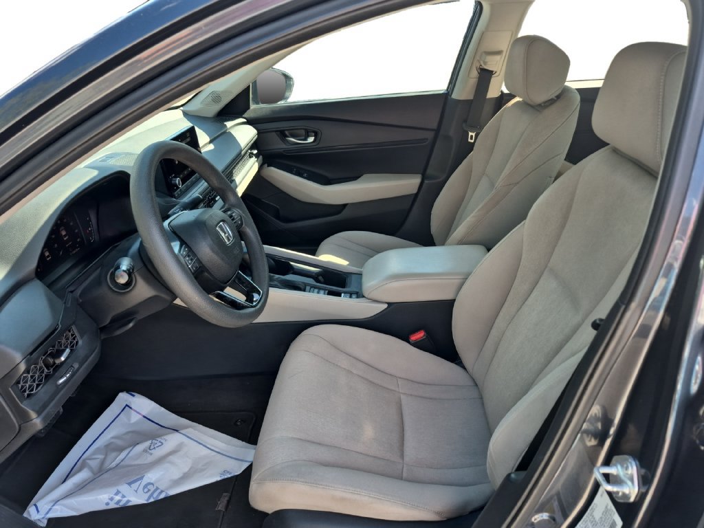 Used 2023 Honda Accord EX image 9