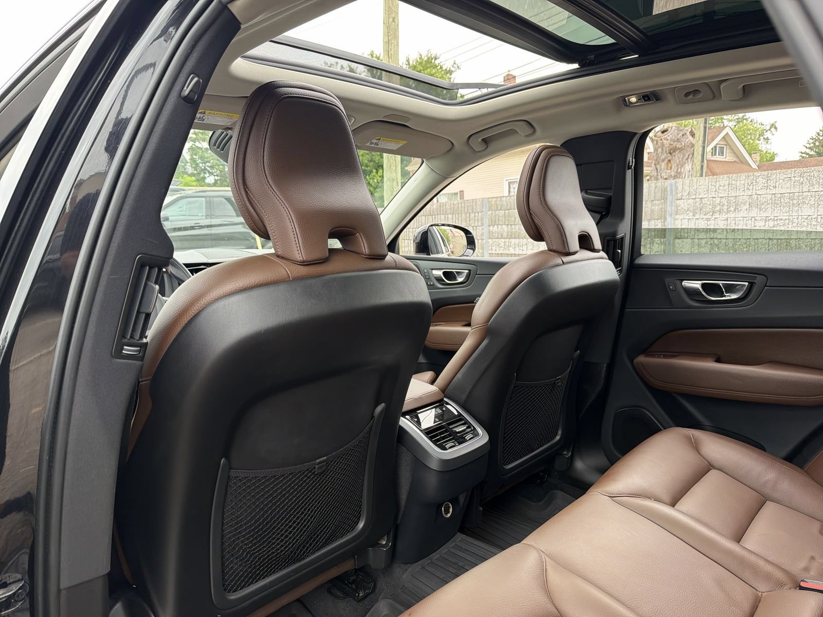 Used 2019 Volvo XC60 T6 Inscription w/ Protection Package AWD/4WD image 17