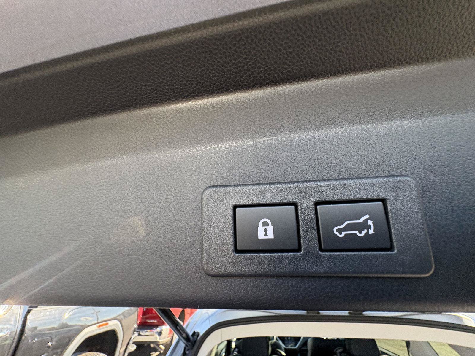 Used 2025 Subaru Ascent Limited AWD/4WD image 18