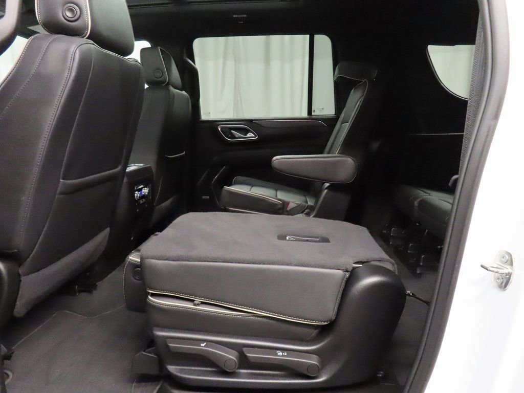 Used 2024 GMC Yukon XL SLT w/ SLT Premium Package image 53