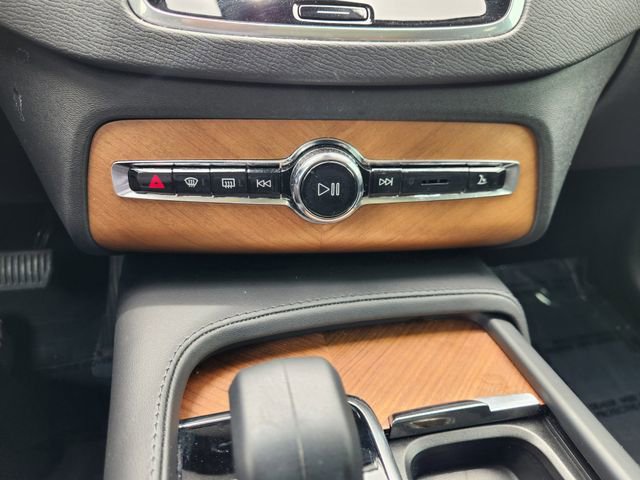 Used 2023 Volvo XC90 T8 Plus AWD/4WD image 17