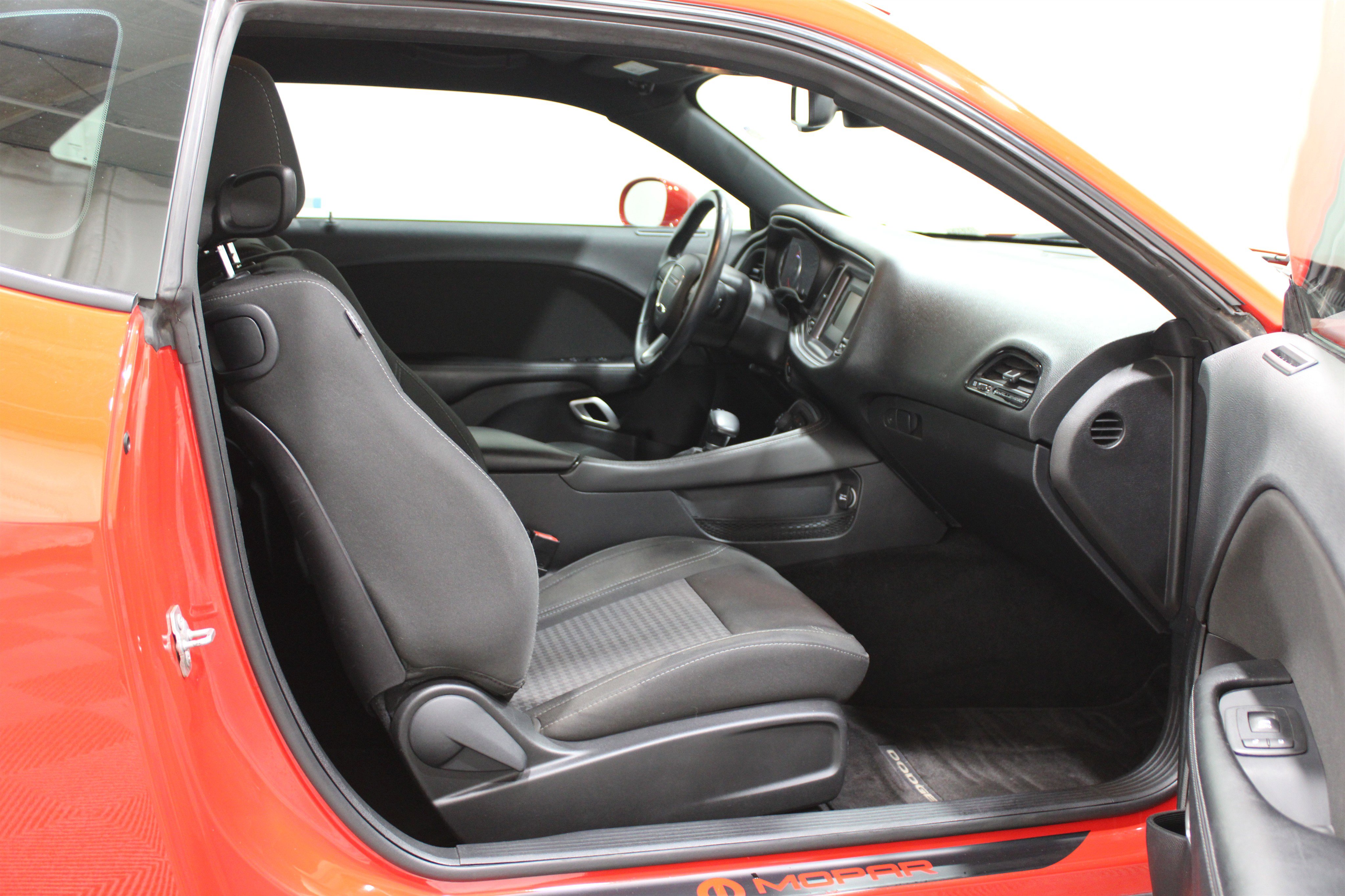 Used 2016 Dodge Challenger R/T image 22