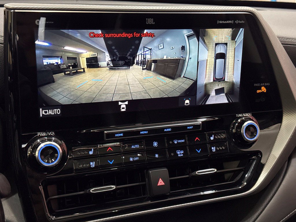 Used 2020 Toyota Highlander Platinum AWD/4WD image 55