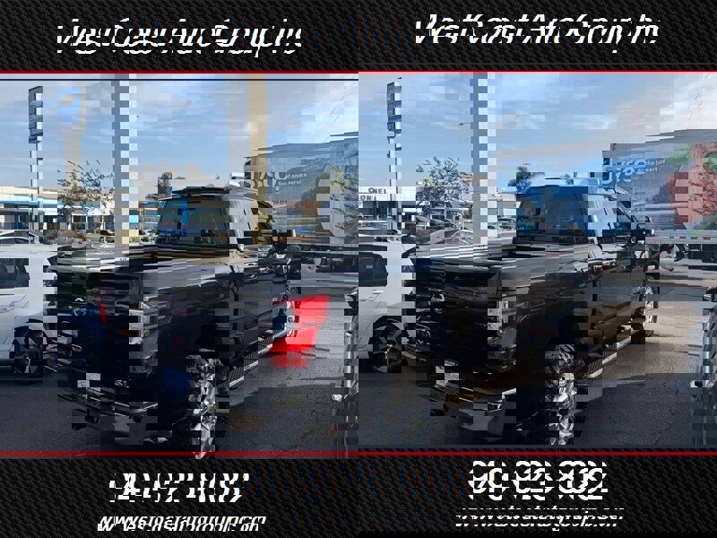 Used 2016 Nissan Titan SL image 3