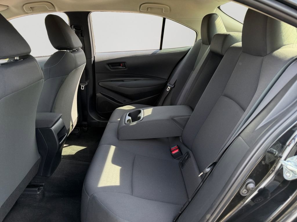 Used 2022 Toyota Corolla LE image 11