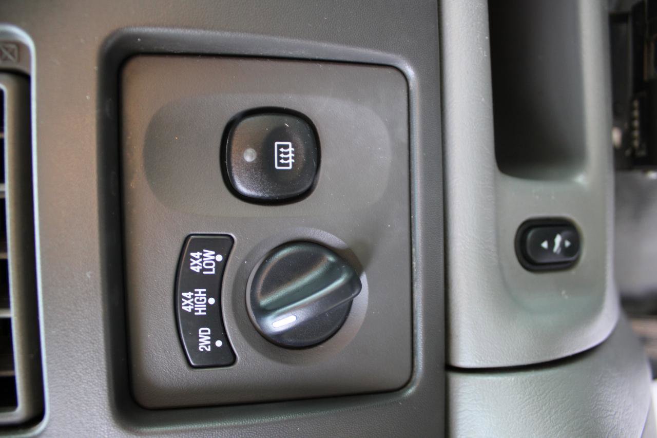 Used 2002 Ford Excursion XLT image 25