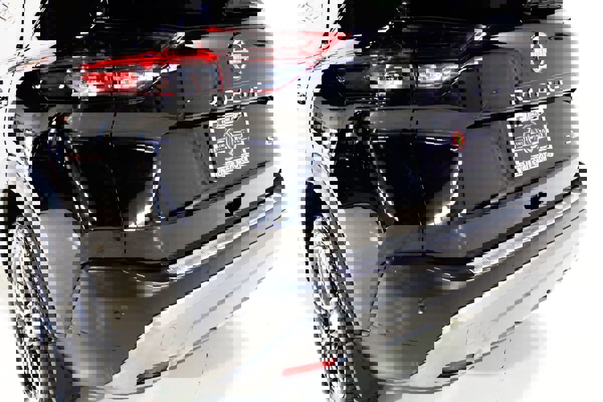 Used 2023 Nissan Rogue SL image 61