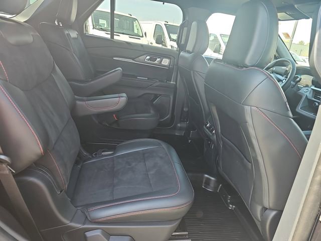 Used 2025 Ford Explorer ST image 11