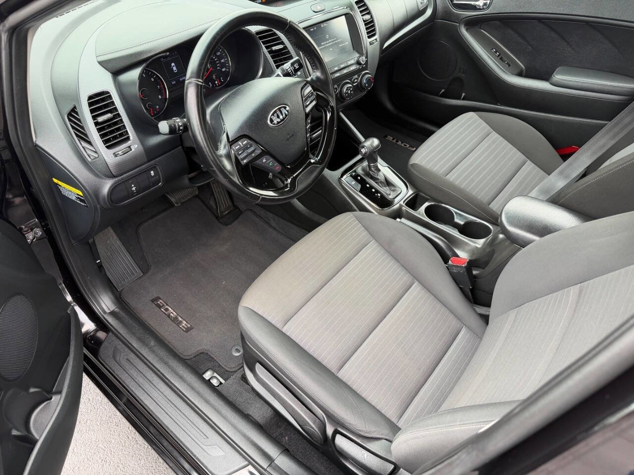 Used 2018 Kia Forte S image 6