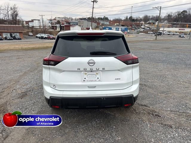 Used 2025 Nissan Rogue SV image 5