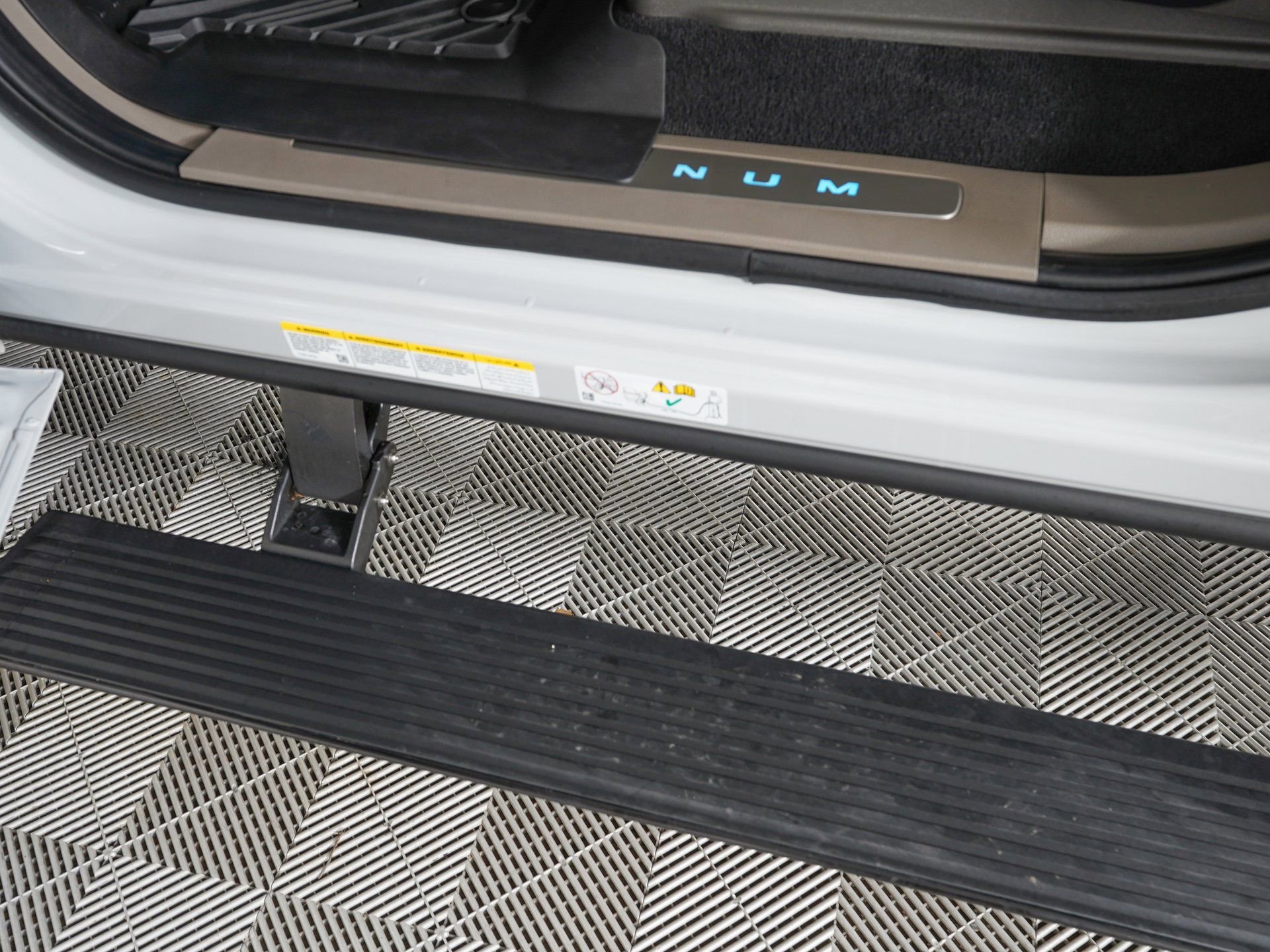 Used 2025 Ford F450 Platinum w/ Platinum Plus Package image 15