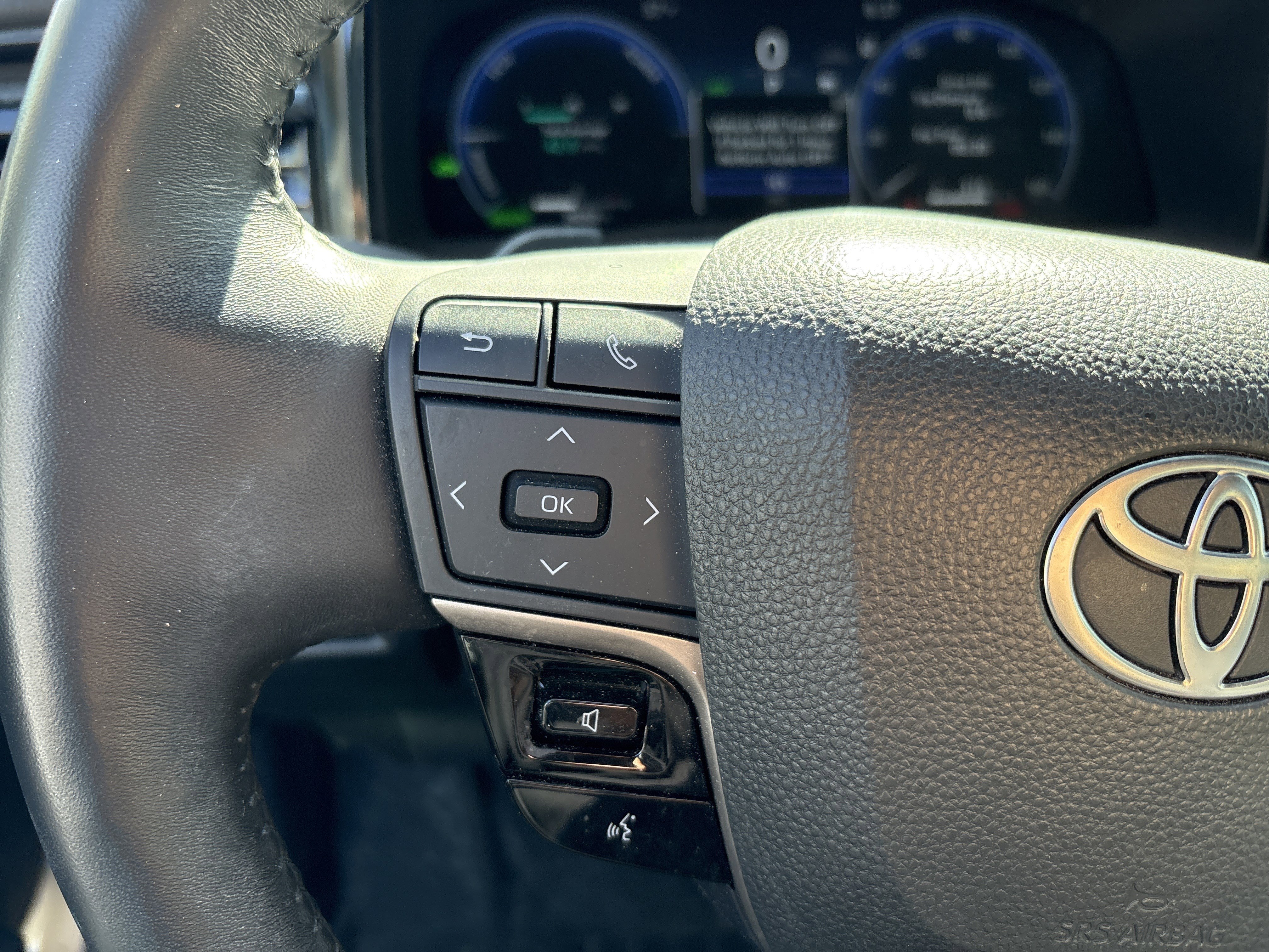 Used 2025 Toyota Camry XSE FWD image 19