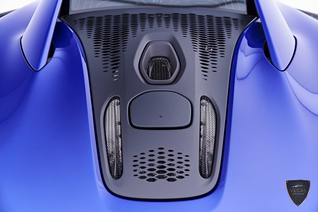 Used 2025 McLaren Artura RWD image 38