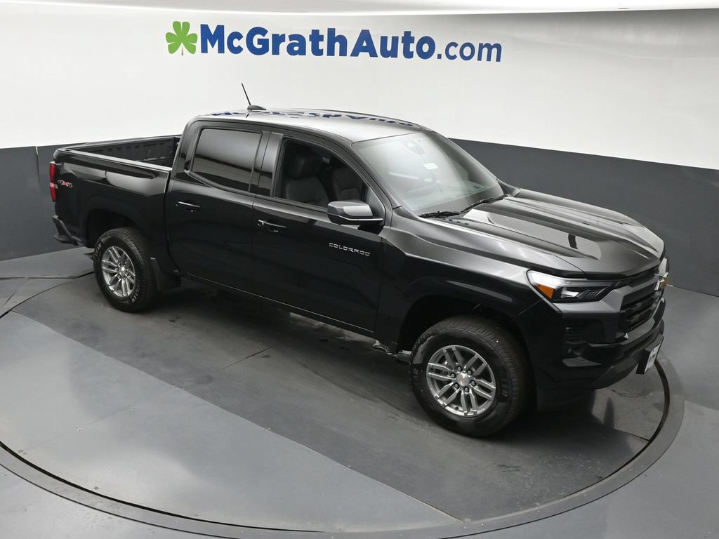 New 2026 Chevrolet Colorado LT w/ LT Convenience Package AWD/4WD image 3