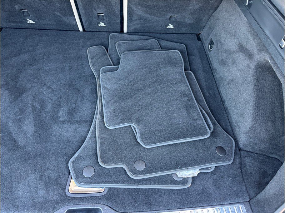 Used 2020 Mercedes-Benz GLC 300 4MATIC w/ Multimedia Package image 49