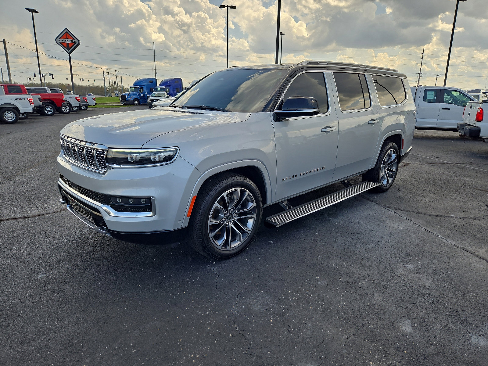 Used 2023 Jeep Grand Wagoneer L Series III w/ HD Trailer Tow Package image 1