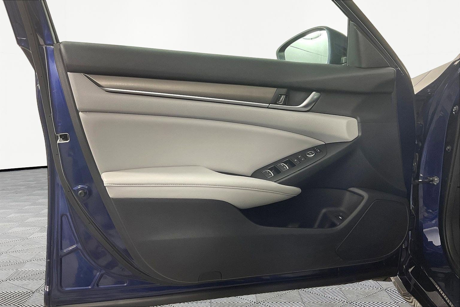 Used 2018 Honda Accord LX image 21