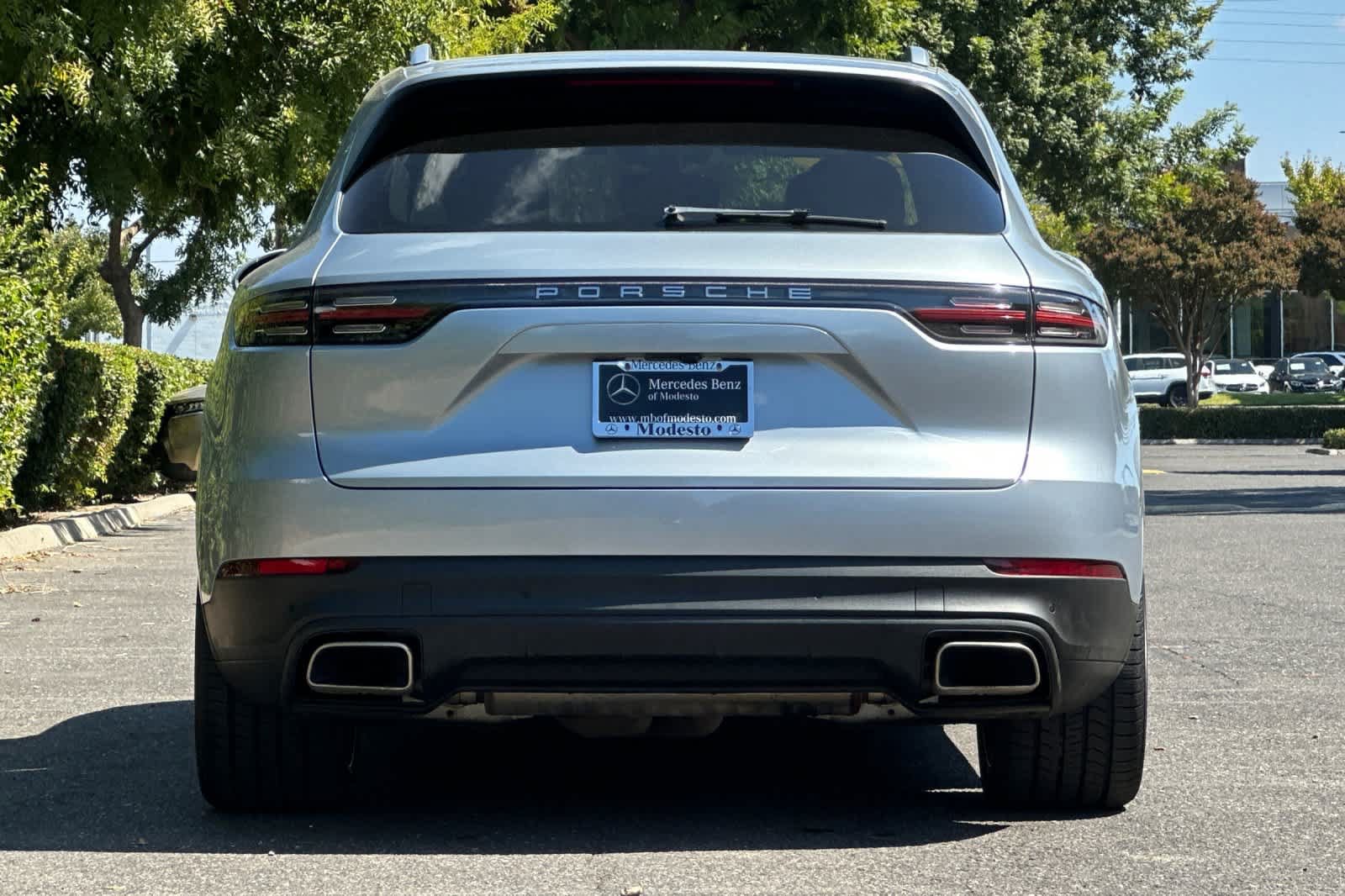 Used 2023 Porsche Cayenne Platinum Edition AWD/4WD image 4