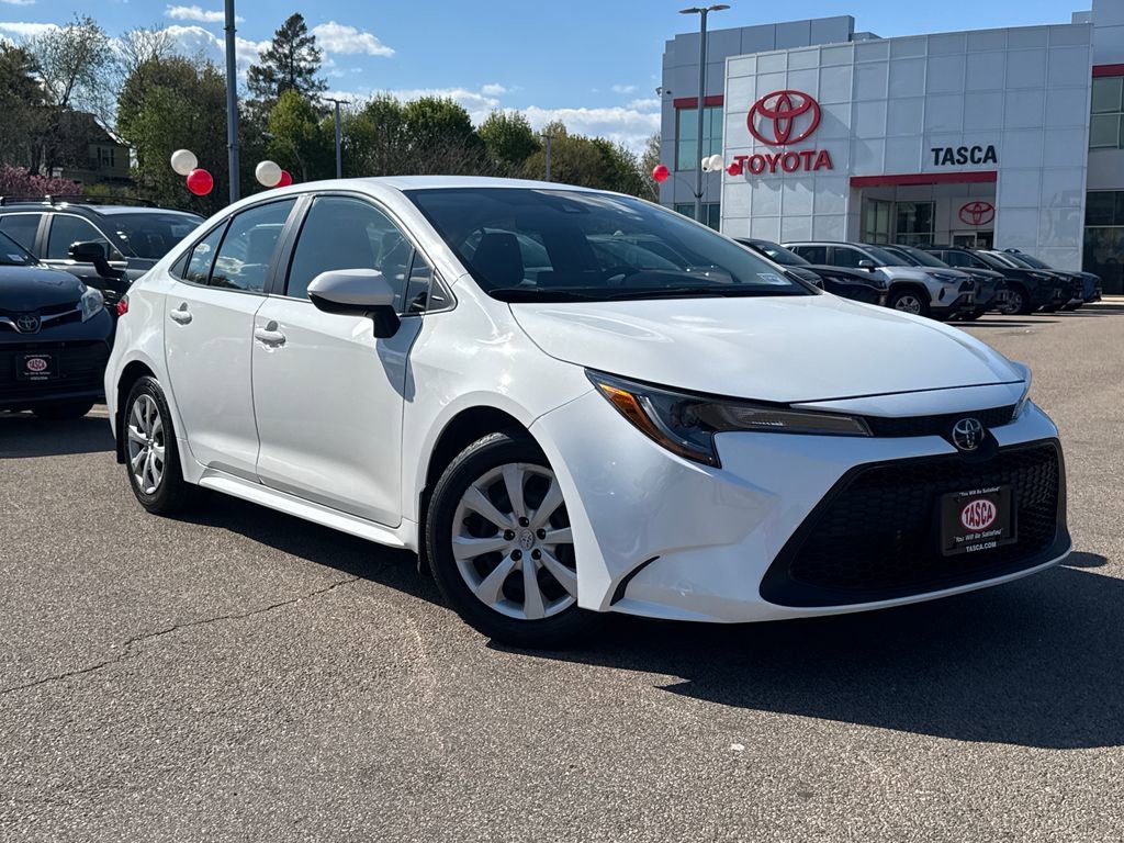 Used 2022 Toyota Corolla LE FWD image 1