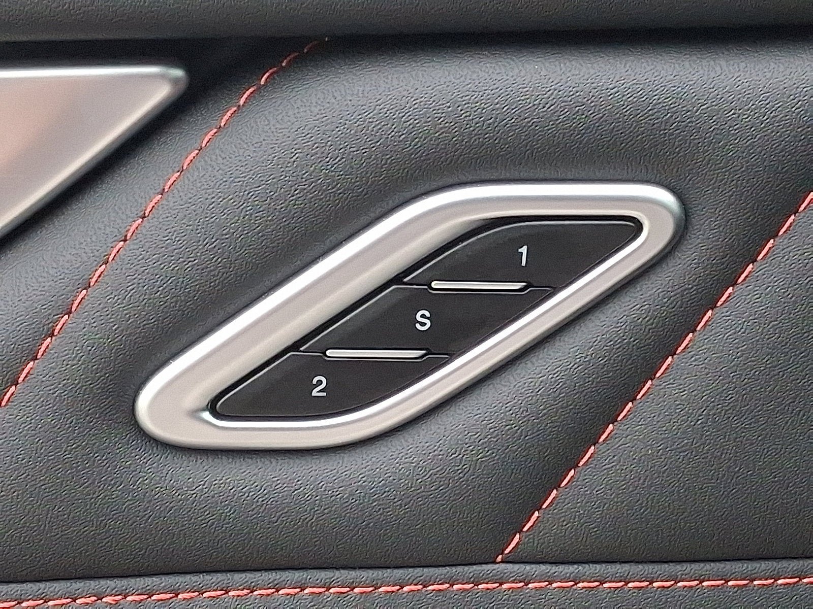 Used 2024 Maserati Levante GT Ultima AWD/4WD image 18