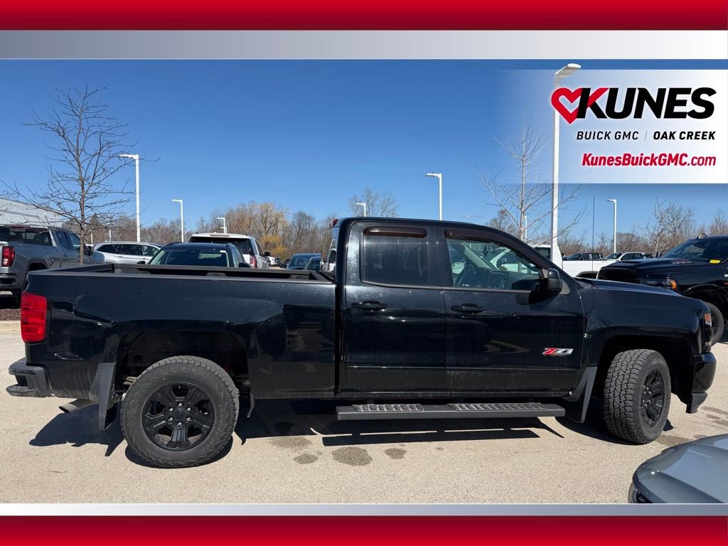 Used 2017 Chevrolet Silverado 1500 LT w/ Midnight Edition image 6
