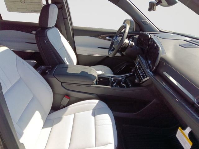 New 2026 Chevrolet Traverse High Country w/ LPO, Floor Liner Package AWD/4WD image 16