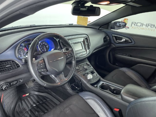 Used 2015 Chrysler 200 S w/ Comfort Group FWD image 19